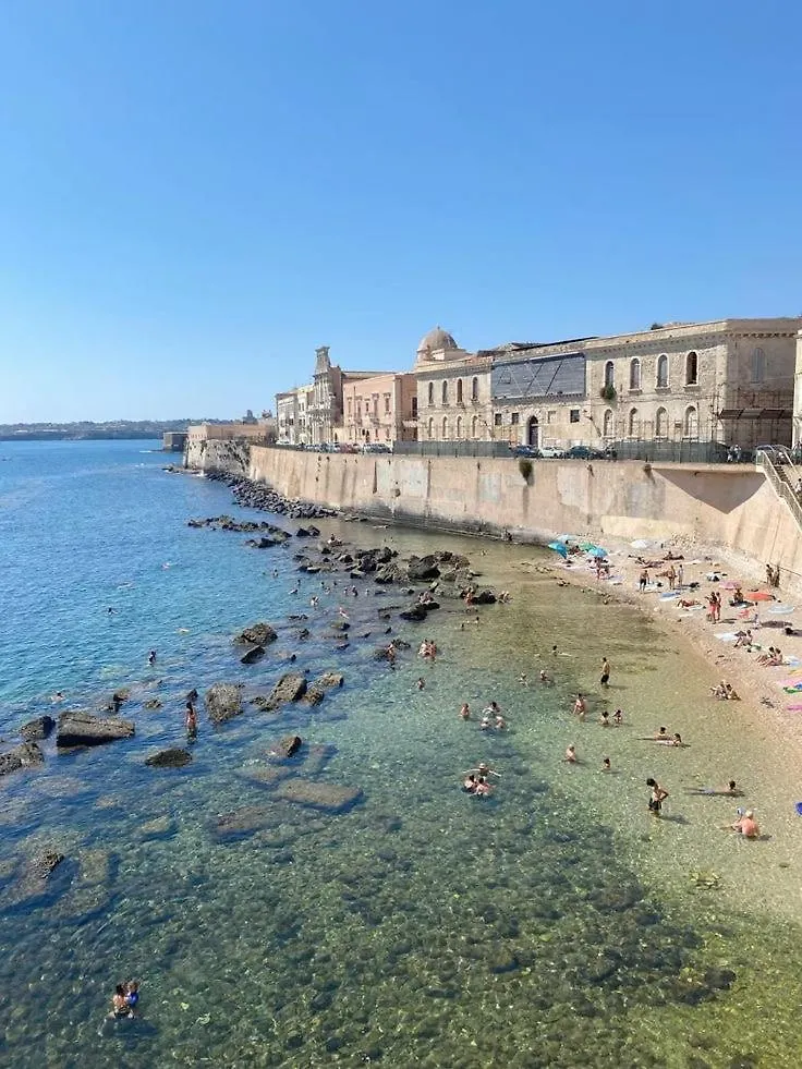 Le Sorelle Sweet Home Siraküza İtalya